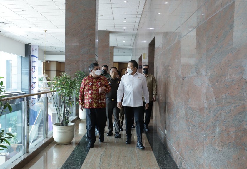 Rapat Koordinasi Tim Gabungan Audit Tata Kelola Industri Kelapa Sawit pertama kali dilaksanakan secara di BPKP (27/06) dihadiri oleh Kepala Perwakilan BPKP, Kepala Kejaksaan Tinggi dan Kejaksaan Negeri seluruh Indonesia. (BPKP)