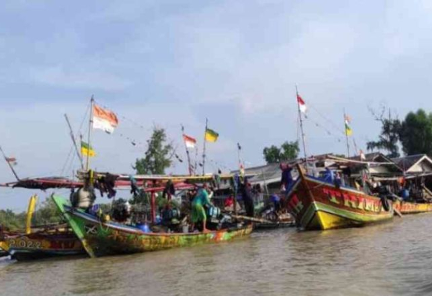Kapal nelayan di Muaragembong, Bekasi. (Antara)