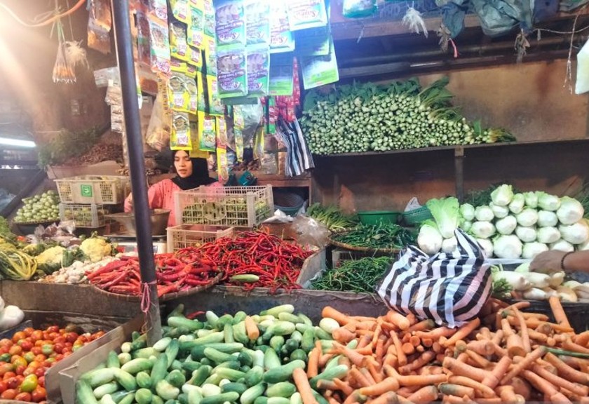 Harga sayur mayur di pasar Cianjur, Jawa Barat, masih merangkak naik.(Antara Foto/Ahmad Fikri). 