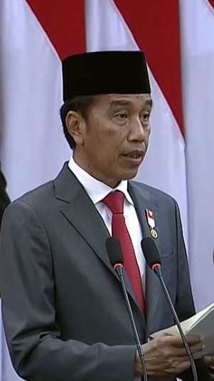 Presiden Joko Widodo menyampaikan pidato penyampaian RUU APBN Tahun Anggaran 2023 dan Nota Keuangan pada Rapat Paripurna DPR RI Tahun Sidang 2022-2023, di Gedung MPR/DPR, Jakarta, Selasa (16/8/2022). (ANTARA/Gilang Galiartha)