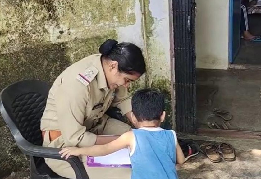 Seorang bocah laporkan Ibunya ke Polisi. (thehindubusinessline)