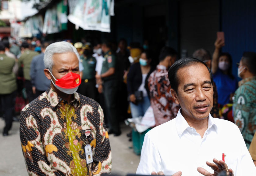 Presiden Jokowi dan Gubernur Jawa Tengah Ganjar Pranowo mengunjungi pasar Malangjiwan Colomadu, Karanganyar, Jawa Tengah (Jatengprov)