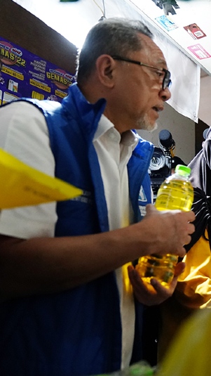 Menteri Perdagangan Zulkifli Hasan mengunjungi Pasar Rasamala di Semarang, Jawa Tengah. (Dok.Humas Kemendag)

