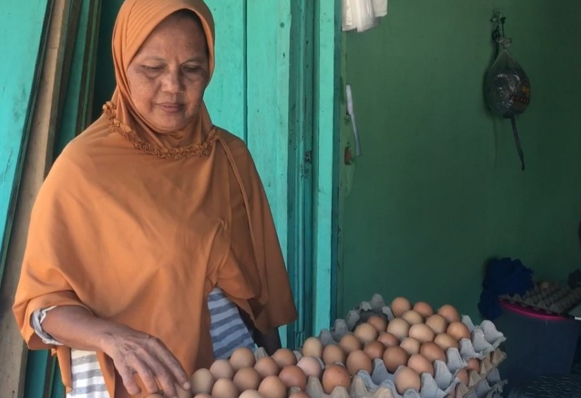 Pedagang telur ayam asal Lampung. (Sariagri/Iwan K)