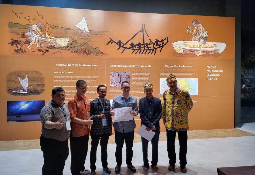 Fakultas Teknik Universitas Indonesia [FTUI] melalui Program Studi Teknik Perkapalan melakukan perjanjian kerja sama pengembangan proyek bernama Kapal Ikan 5GT.